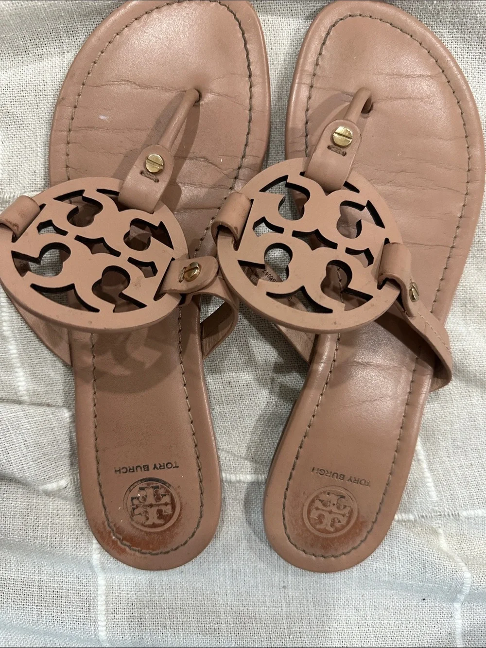 Tory Burch Cutout Logo Thong Sandals in Nude Pink